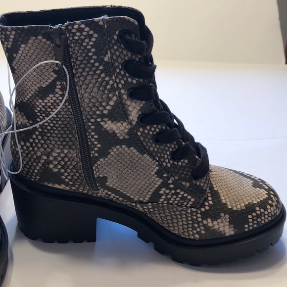 Women’s Snake Skin Print Lace Up Combat Boots - Picture 7 of 10